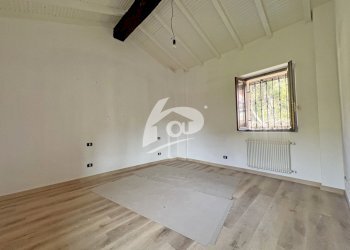 camera da letto - p1 - Portion of a house Via della Pergola 6, Laveno-Mombello - photo 5
