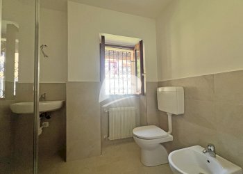 bagno p1 - Portion of a house Via della Pergola 6, Laveno-Mombello - photo 8