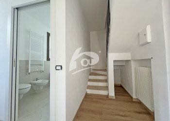 scale interne - Portion of a house Via della Pergola 6, Laveno-Mombello - photo 15