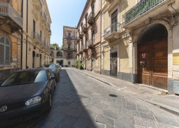 Via ALOI 11 (3) - Apartment Via Aloi 11, Catania - photo 2