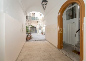 Via ALOI 11 (6) - Apartment Via Aloi 11, Catania - photo 6