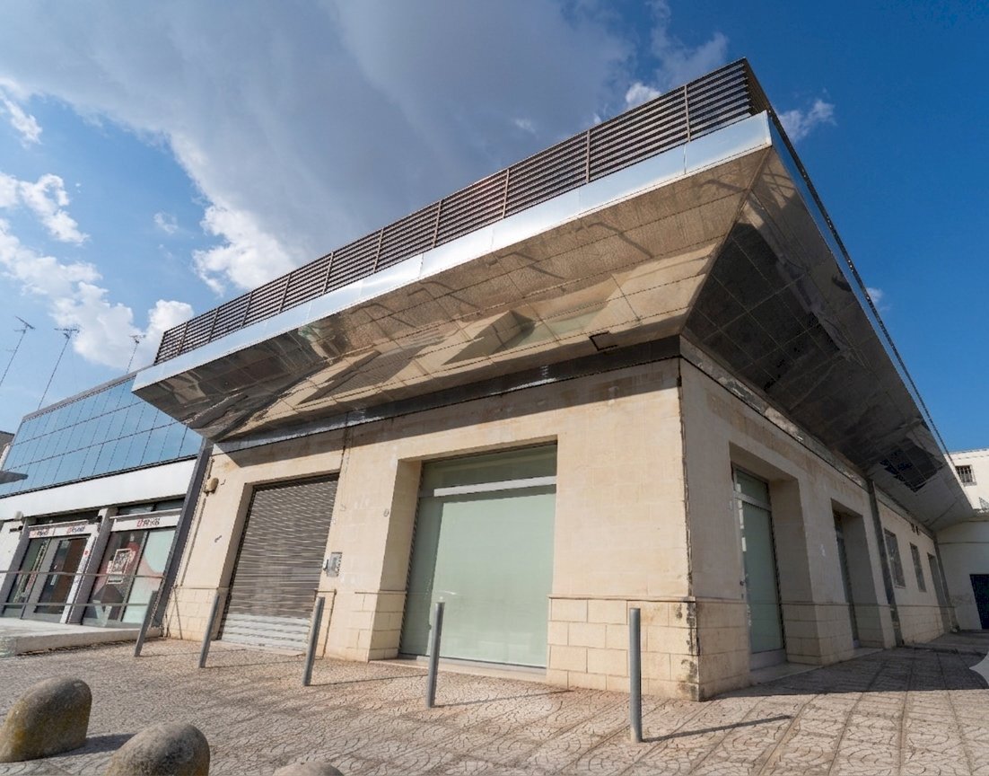 Gemini_Generated_Image_rsyf02rsyf02rsyf - Magazzino Viale G. Leopardi 134, Lecce - foto 1