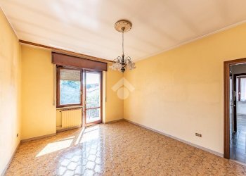 Portion of a house Via Marche, Lainate - photo 10