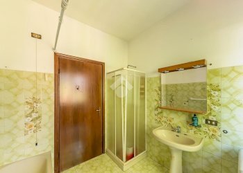 Portion of a house Via Marche, Lainate - photo 23