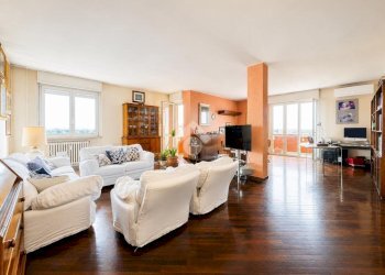 Three-room apartment Via wolfgang amadeus mozart, Bollate - photo 1