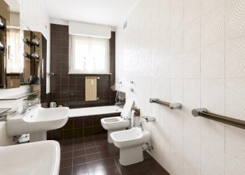 Three-room apartment Via wolfgang amadeus mozart, Bollate - photo 18