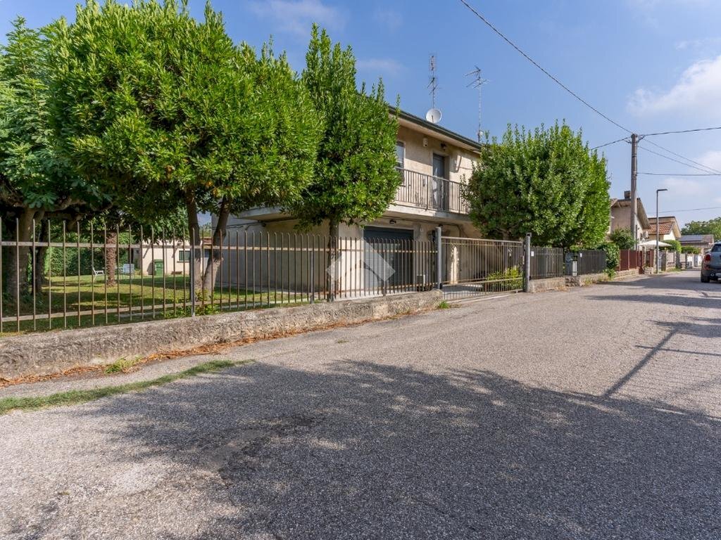 Portion of a house Via XXV Aprile, Riva del Po - photo 1