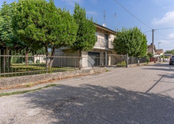 Portion of a house Via XXV Aprile, Riva del Po - photo 1