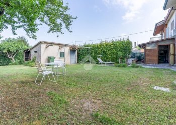 Portion of a house Via XXV Aprile, Riva del Po - photo 8