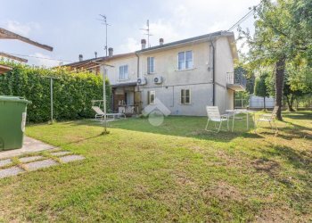 Portion of a house Via XXV Aprile, Riva del Po - photo 9