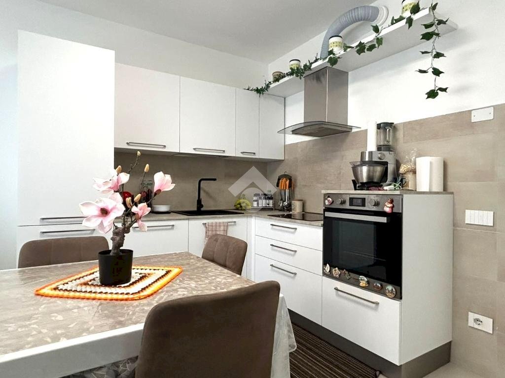 Two-room apartment Via S. Pietro, Solaro - photo 1