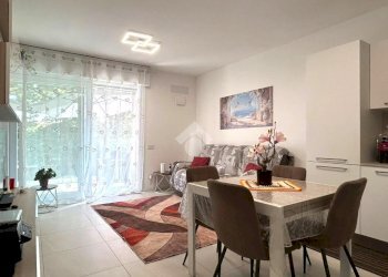 Two-room apartment Via S. Pietro, Solaro - photo 3