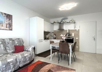 Two-room apartment Via S. Pietro, Solaro - photo 5