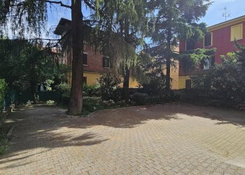 CORTILE - Trilocale Via Emilia Levante, 158, Bologna (zona Savena) - foto 2
