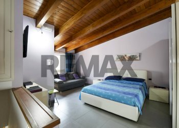 Camera / camera da letto - Casa indipendente Via Pignataro
4, Gioia del Colle - foto 10