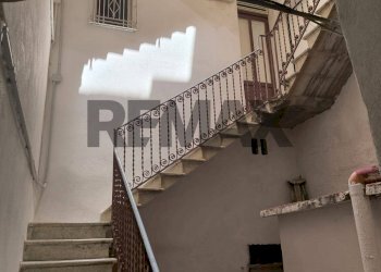 Scale - Two-room apartment via Francesco de Santis
 
4, Trapani - photo 8