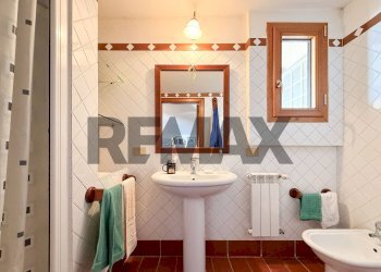 Bagno - Villa Lungomare Cristoforo Colombo
 
846, Palermo - photo 28