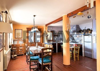 Sala da pranzo - Villa Lungomare Cristoforo Colombo
 
846, Palermo - photo 44