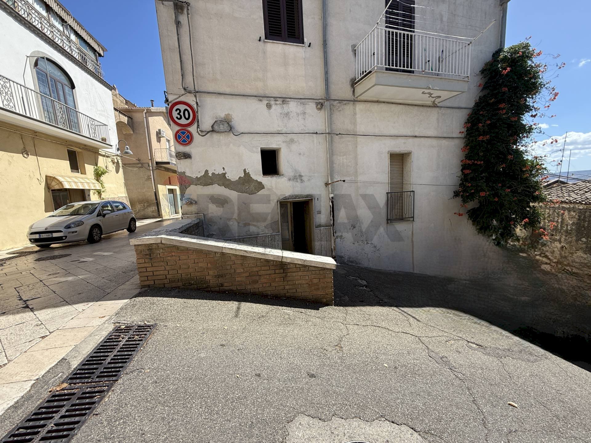 Edificio all\'aperto - Semi-detached house corso umberto
1, Grassano - photo 3