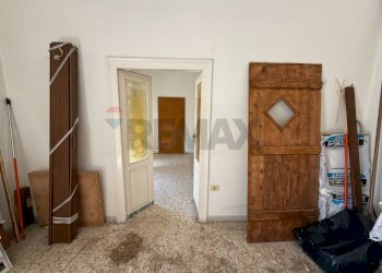 Hall / corridoio - Casa semi indipendente corso umberto
 
1, Grassano - foto 13