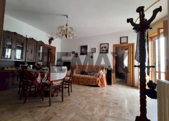 Sala da pranzo - Apartment via papa giovanni xxIII
 
snc, Laterza - photo 2
