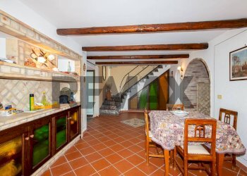 Sala da pranzo - Casa semi indipendente Via Apollo Archegeta
5, Giardini-Naxos - foto 16