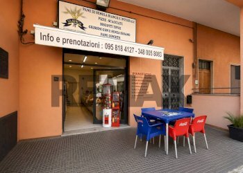 Edificio all\'aperto - Commercial Activity Via Re Martino
240, Aci Castello - photo 2