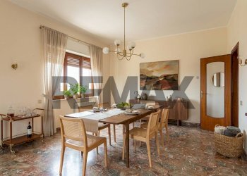 Sala da pranzo - Appartamento Via Tondo
 
23, Pedara - foto 14