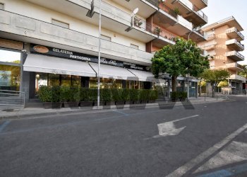 Edificio all\'aperto - Cafeteria - Cold Bar Piazza Indirizzo
12, Acireale - photo 1