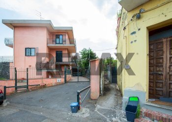 Edificio all\'aperto - Independent house Via Sarro Civita
 
32, Zafferana Etnea - photo 7