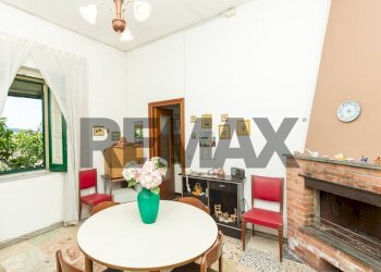Sala da pranzo - Independent house Via Sarro Civita
 
32, Zafferana Etnea - photo 18