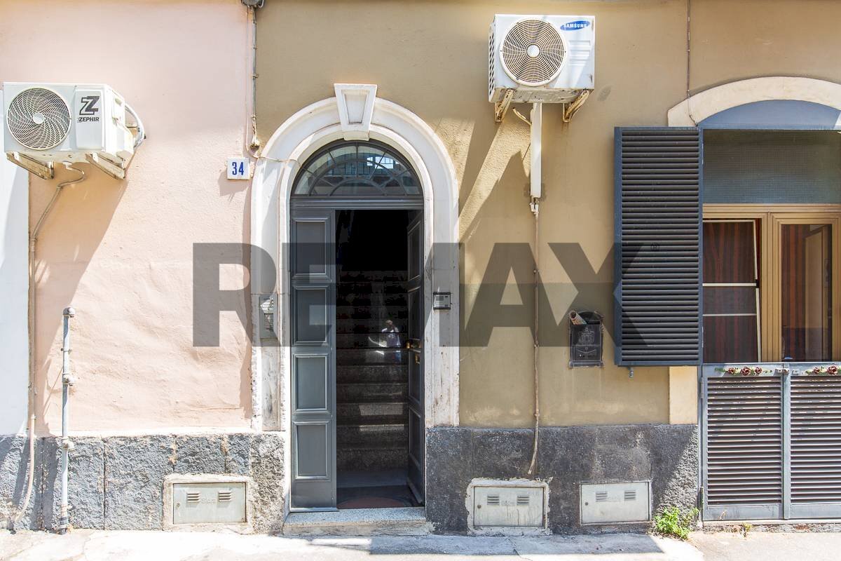 Edificio all\'aperto - Semi-detached house Via Bonforte
 
34, Catania - photo 1