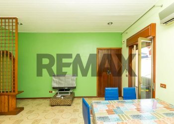Sala da pranzo - Semi-detached house Via Bonforte
 
34, Catania - photo 11