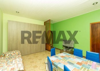 Sala da pranzo - Semi-detached house Via Bonforte
 
34, Catania - photo 12