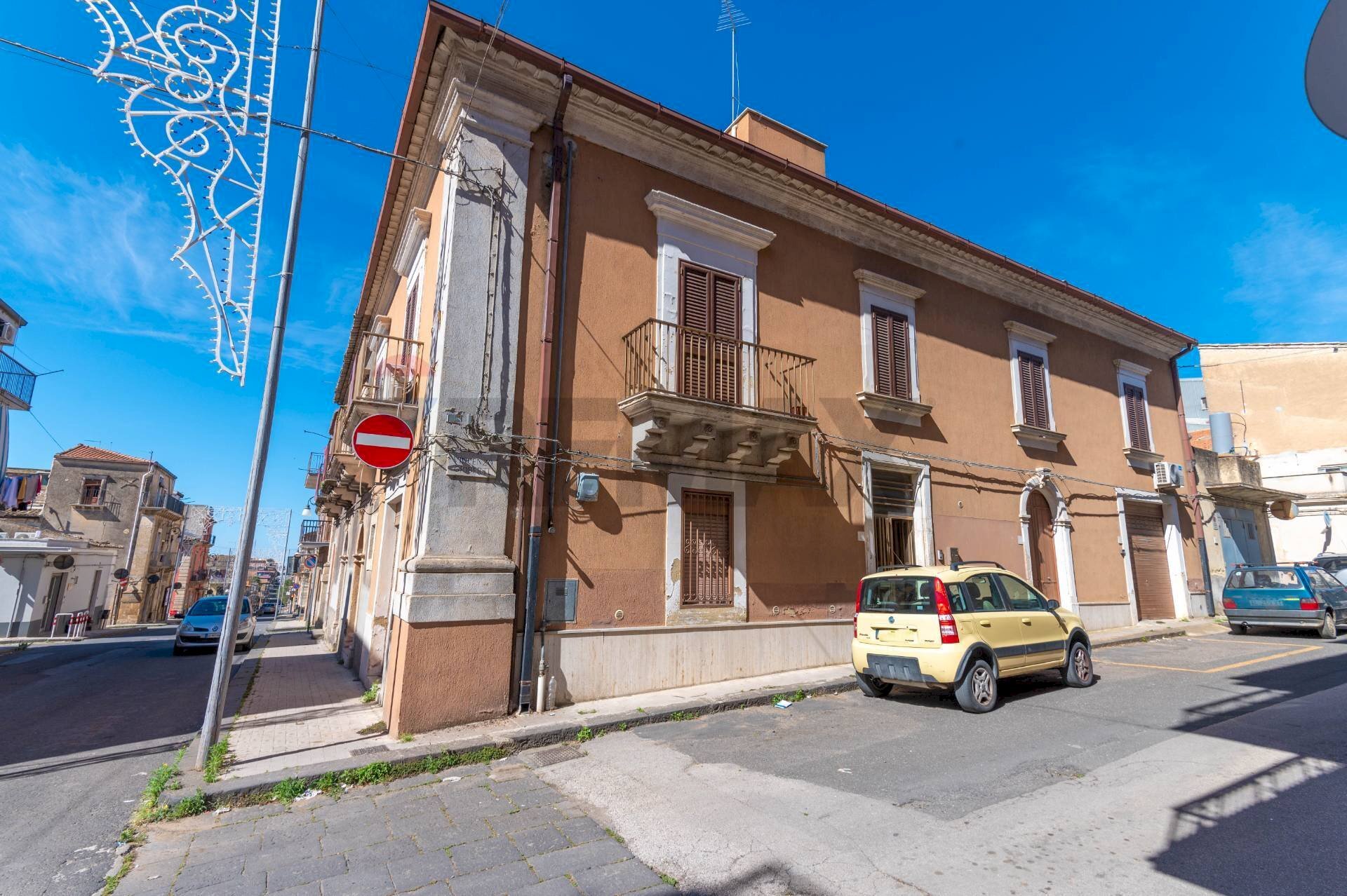 Edificio all\'aperto - Casa indipendente Via Vincenzo Gioberti
51/53/55, Grammichele - foto 2