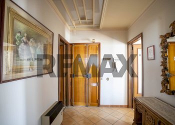 Hall / corridoio - Apartment Corso Italia
 
114, Paterno - photo 4