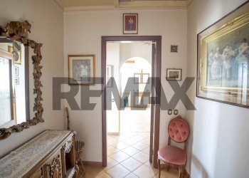 Hall / corridoio - Apartment Corso Italia
 
114, Paterno - photo 5
