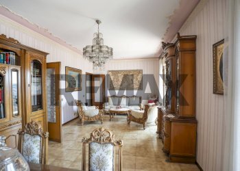 Soggiorno - Apartment Corso Italia
 
114, Paterno - photo 6