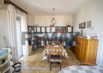 Sala da pranzo - Apartment Corso Italia
 
114, Paterno - photo 15