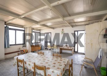 Sala da pranzo - Apartment Corso Italia
 
114, Paterno - photo 42