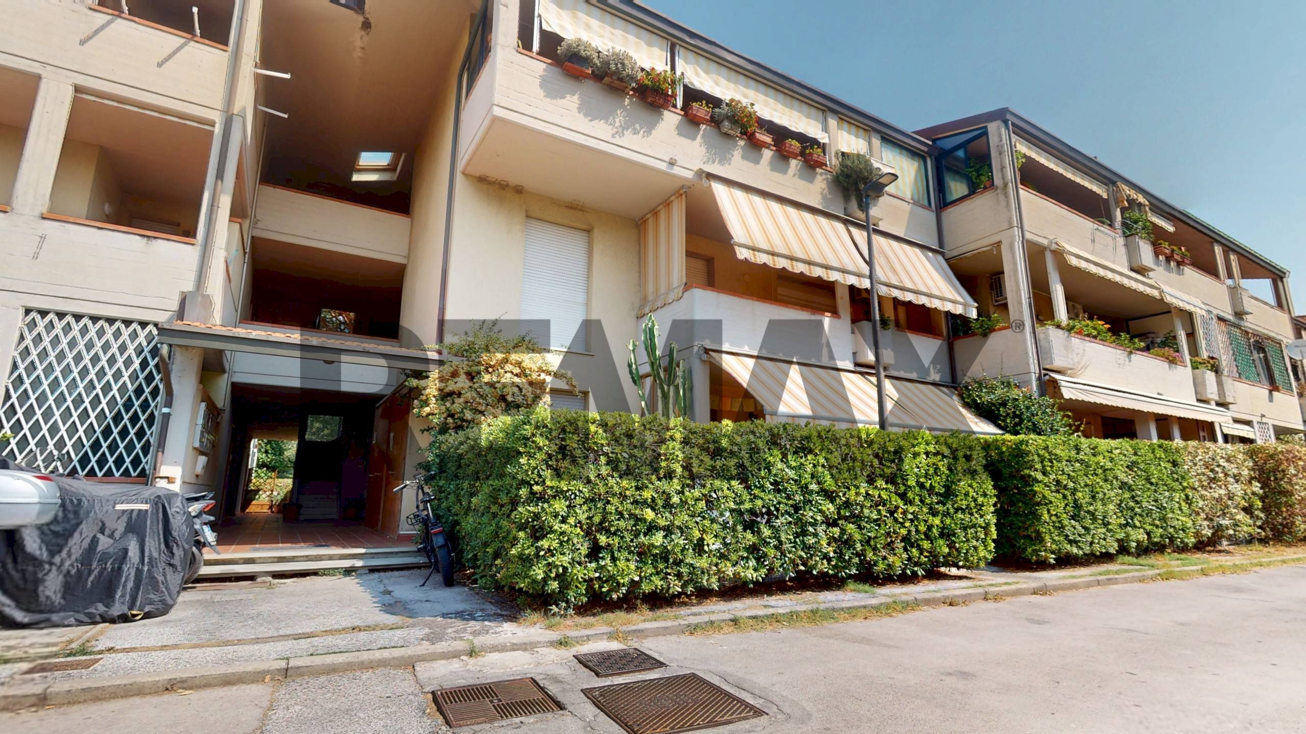 Edificio all\'aperto - Quadrilocale via domenico cimarosa
 
22, Viareggio - foto 1