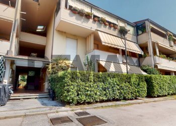 Edificio all\'aperto - Quadrilocale via domenico cimarosa
 
22, Viareggio - foto 1