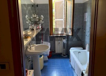 Bagno - Trilocale PIAZZA  AMENDOLA
 
12, Magione - foto 3