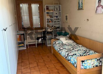 Camera / camera da letto - Trilocale PIAZZA  AMENDOLA
 
12, Magione - foto 7