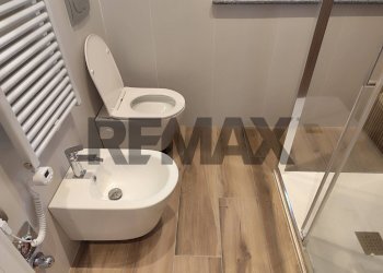 Bagno - Bilocale Via Della Rocca
 
34, Torino - foto 14