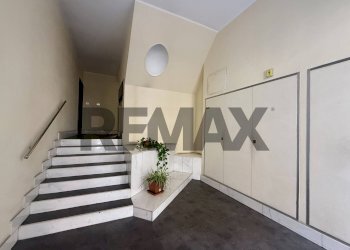 Scale - Four-room apartment via buonarroti
6, Trieste - photo 2