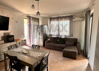 Sala da pranzo - Apartment Via Dei Ciclamini
 
37, Pachino - photo 14