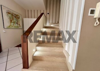 Scale - Terraced Villa Antonio Marino
 
61, Caserta - photo 75
