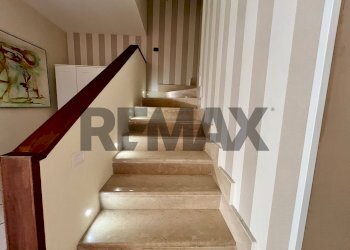 Scale - Terraced Villa Antonio Marino
 
61, Caserta - photo 76