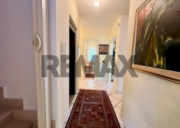 Hall / corridoio - Terraced Villa Antonio Marino
 
61, Caserta - photo 82